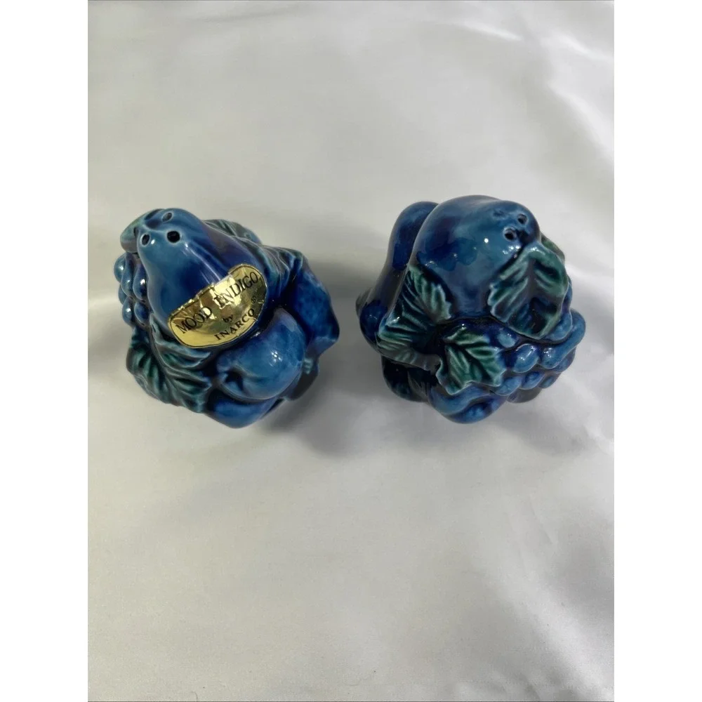 Inarco Blue Mood Indigo Grape Vine Salt‎ & Pepper Shakers Fruit 3.5
